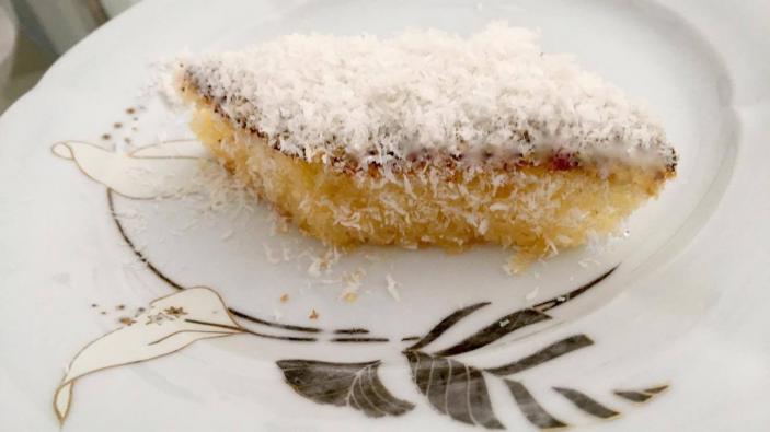 Η συνταγή της ημέρας: Λεμονάτο κέικ με ινδική καρύδα!