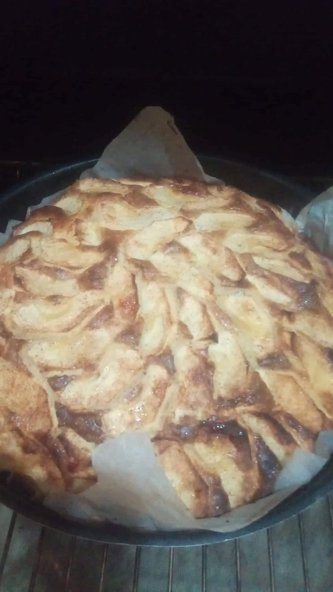 Η συνταγή της ημέρας: Αφράτη αρωματική μηλόπιτα! 