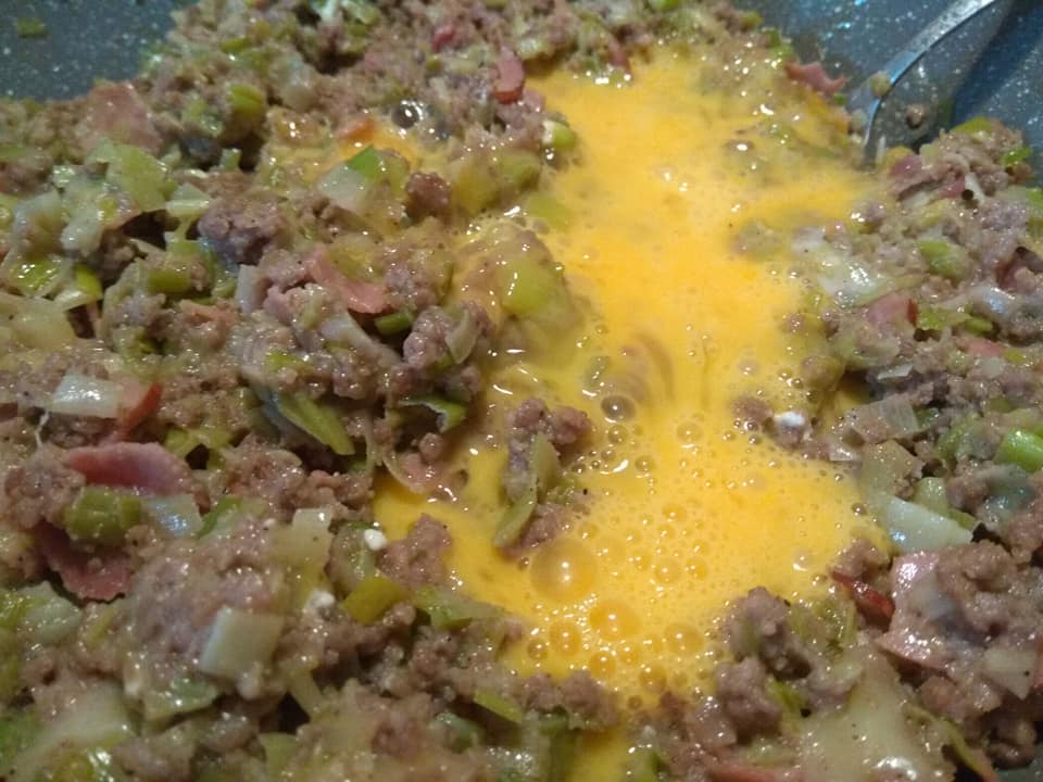 Η συνταγή της ημέρας:Τραγανή πρασοκιμαδόπιτα με μπέϊκον και τυριά!