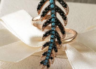Η fashion πρόταση της ημέρας: Ασημένιο επιχρυσωμένο δαχτυλίδι με ζιργκον swarovski πέτρες 
