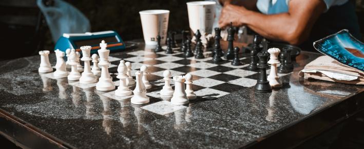 Σκάκι και πόκερ, δύο σπορ που βελτιώνουν την κριτική σκέψη